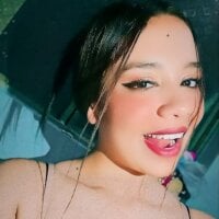 zoeee_mia's Offline Chat Room