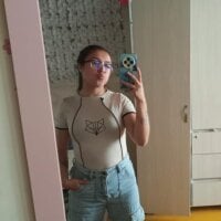 Leila_Yung webcam