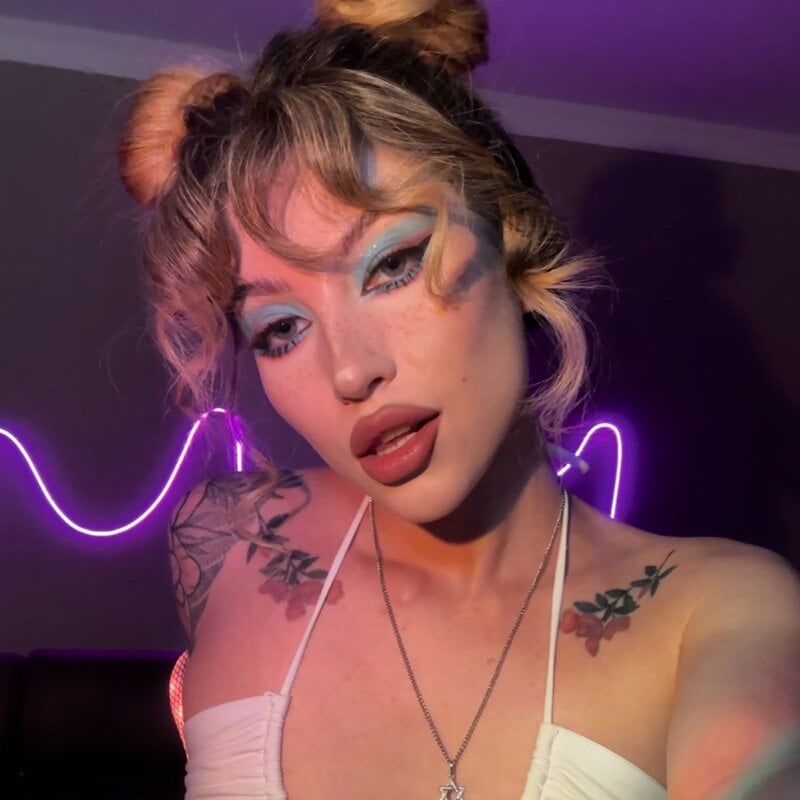 ellie_miu