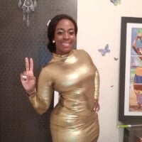 Sophi-Lov69 Adlı Modelin Çevrimdışı Sohbet Odası