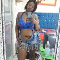 BUSTYCHOCOLATExx webcam
