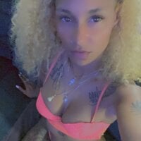 LolaBodyBunny 个人资料图片