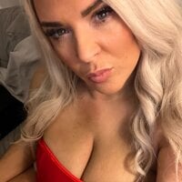 Bustyblondebabe32 webcam model