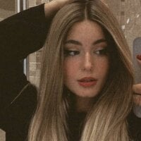 girl_in_yourparadise's Offline Chat Room