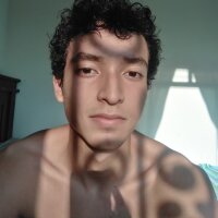 Caporrea5 Adlı Modelin Çevrimdışı Sohbet Odası