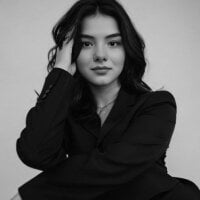 Laura_Sunday webcam model