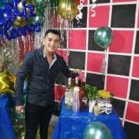 غرفة دردشة house_models_sexymansxxL دون اتصال