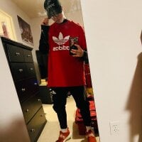 TransBoy_1998's Offline Chat Room