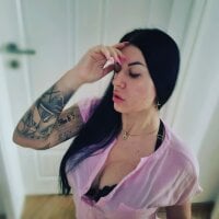 Julianneloreen model avatar