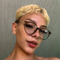 peyton_golden1 webcam model