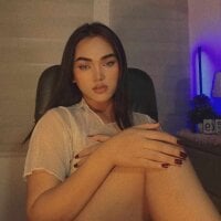 MoaningKylie 个人资料图片