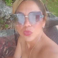 nena_milf webcam model