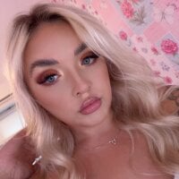 Hallie_AmeliaJXx Adlı Modelin Çevrimdışı Sohbet Odası