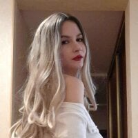 rose_maclain's Offline Chat Room