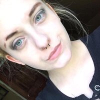 Princessxhx's Offline Chat Room