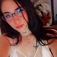 Angel_Ariiana2's Offline Chat Room