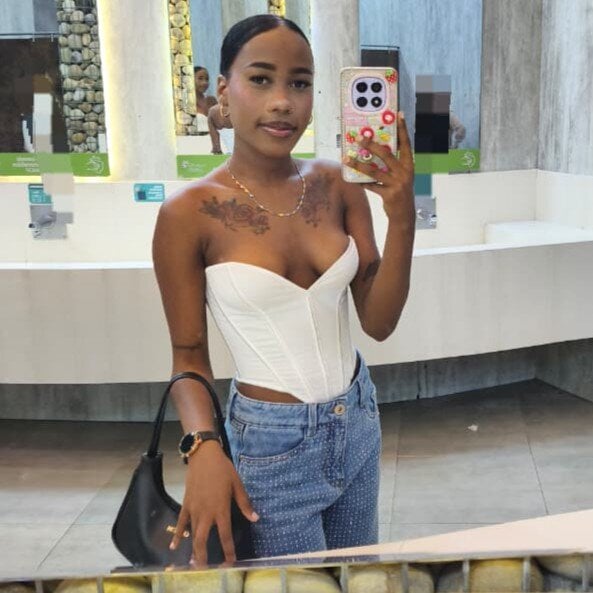 Onix_couple's nudes and profile