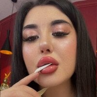 Mayzzie webcam model