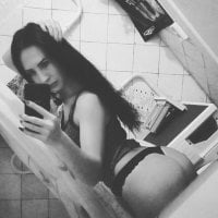 SexiFentazi's Offline Chat Room