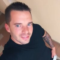 Jhin322's Offline Chat Room