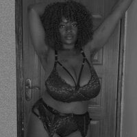 bustytemptress1