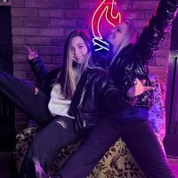 KarenGiara's Offline Chat Room
