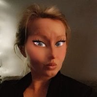 Sassybear75's Offline Chat Room