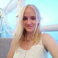 blond_forgivable webcam model