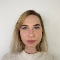 MirlamMoore Adlı Modelin Çevrimdışı Sohbet Odası