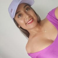 Saramilf__'s Offline Chat Room