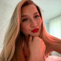 DarelleFaux webcam model