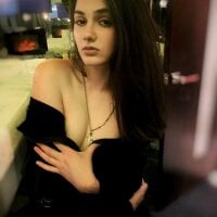 Lucie537 webcam model