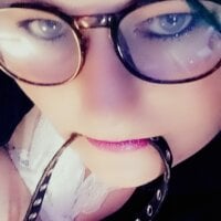 bigtitsbon's Offline Chat Room