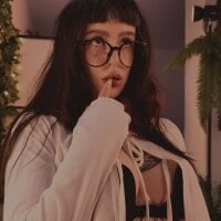 MichaellaMoon webcam model