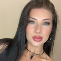 NikkiVoice Adlı Modelin Çevrimdışı Sohbet Odası