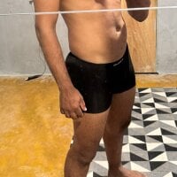 NovinhoMoreno09Live Webcam
