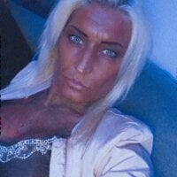 Fuckmypuzzyhard's Offline Chat Room