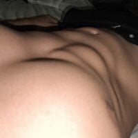 Hottlyboy02 webcam