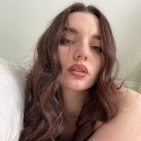 MonicaBelluche's Offline Chat Room