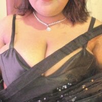 Khwaishhh webcam model