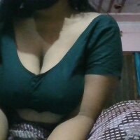 yours_honey34's Offline Chat Room