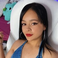 mia_collins_18's Offline Chat Room