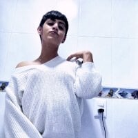 Yelishow369's Offline Chat Room