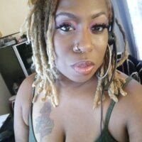 GemzBerry's Avatar Pic