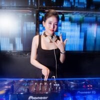 Momo55688's Offline Chat Room