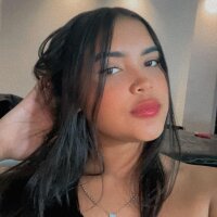 Tiffany_Scott1's Offline Chat Room