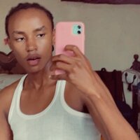 Bryantmakesyoucum's Offline Chat Room