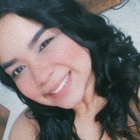 arianna_gomez6's Offline Chat Room