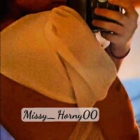 Missy_Horny00's Offline Chat Room