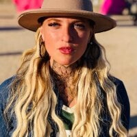 blondewaukeen Offline chat-huone